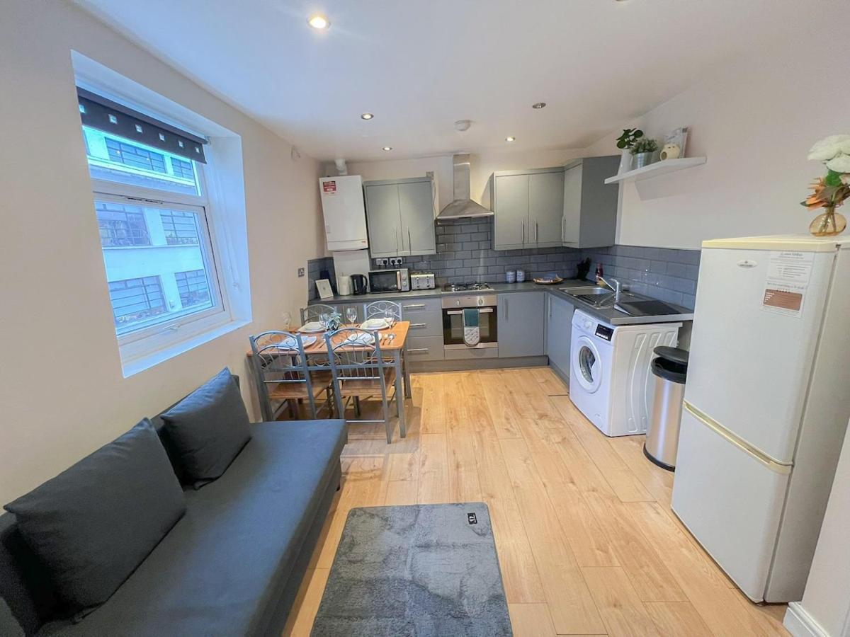Lovely 3 Bedroom Flat , Aldgate, Tower Hill, Whitechapel *
