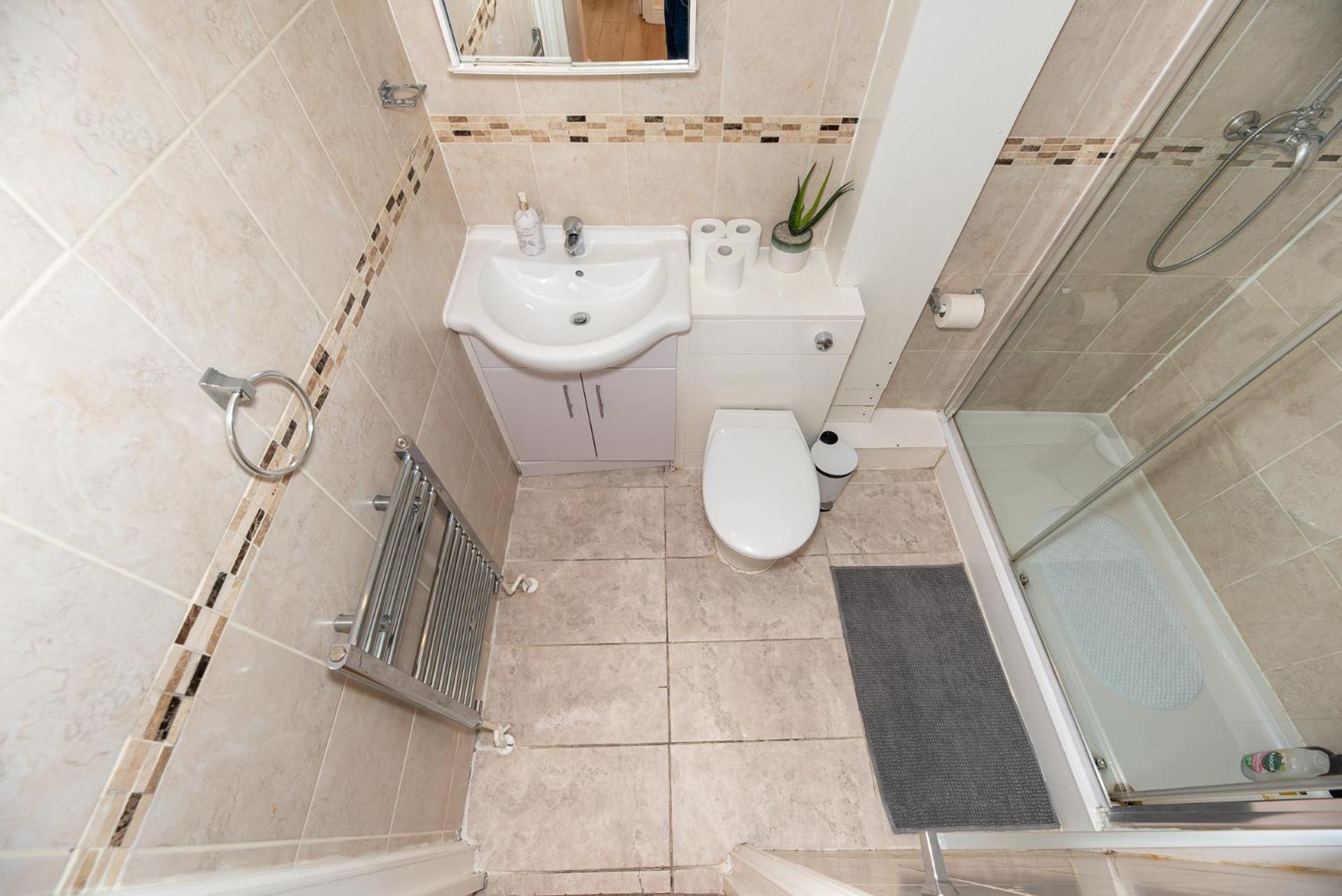 Lovely 3 Bedroom Flat , Aldgate, Tower Hill, Whitechapel *