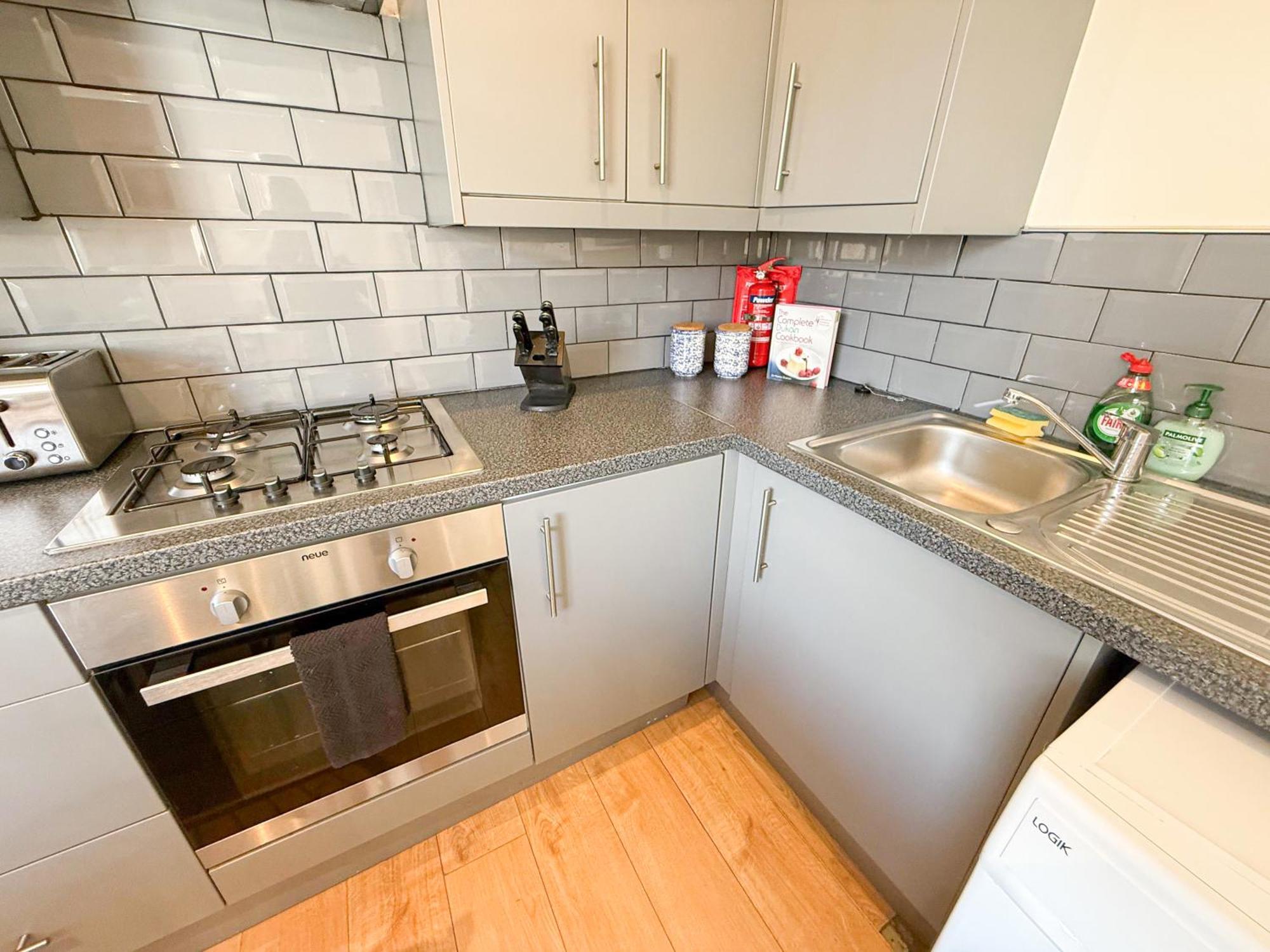 Lovely 3 Bedroom Flat , Aldgate, Tower Hill, Whitechapel * London