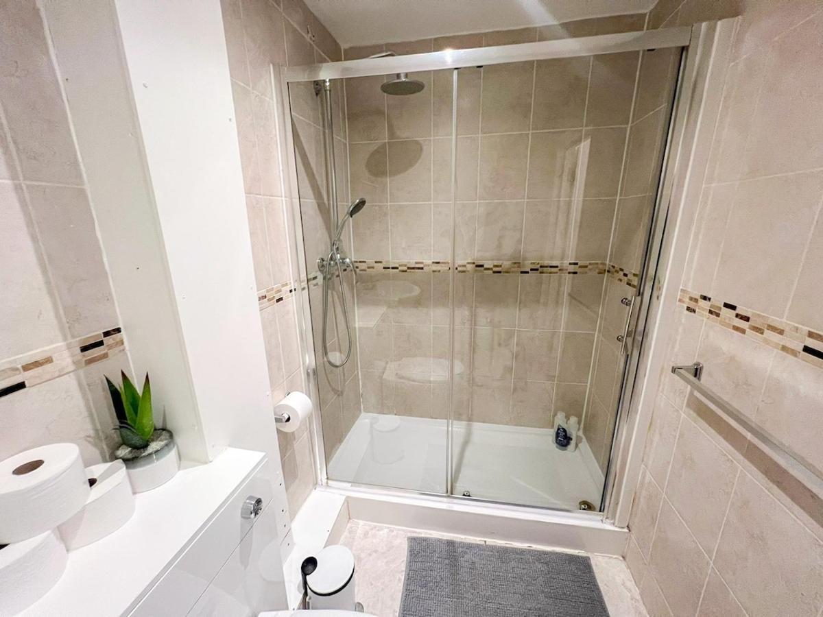 Lovely 3 Bedroom Flat , Aldgate, Tower Hill, Whitechapel Londres